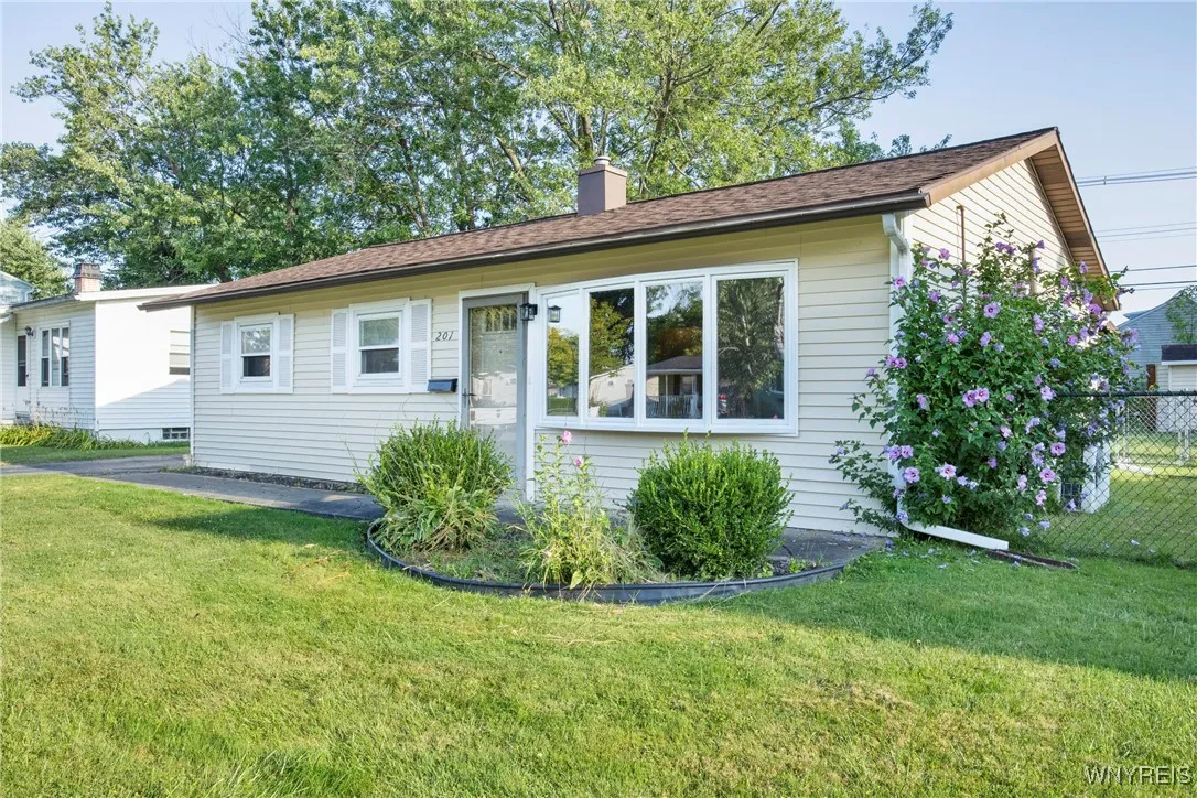 201 Dupont Avenue, Tonawanda-town, New York 14150, Tonawanda, New York 14150, 3 Bedrooms Bedrooms, 5 Rooms Rooms,1 BathroomBathrooms,Residential,Closed,201 Dupont Avenue, Tonawanda-town, New York 14150,0,B1562066