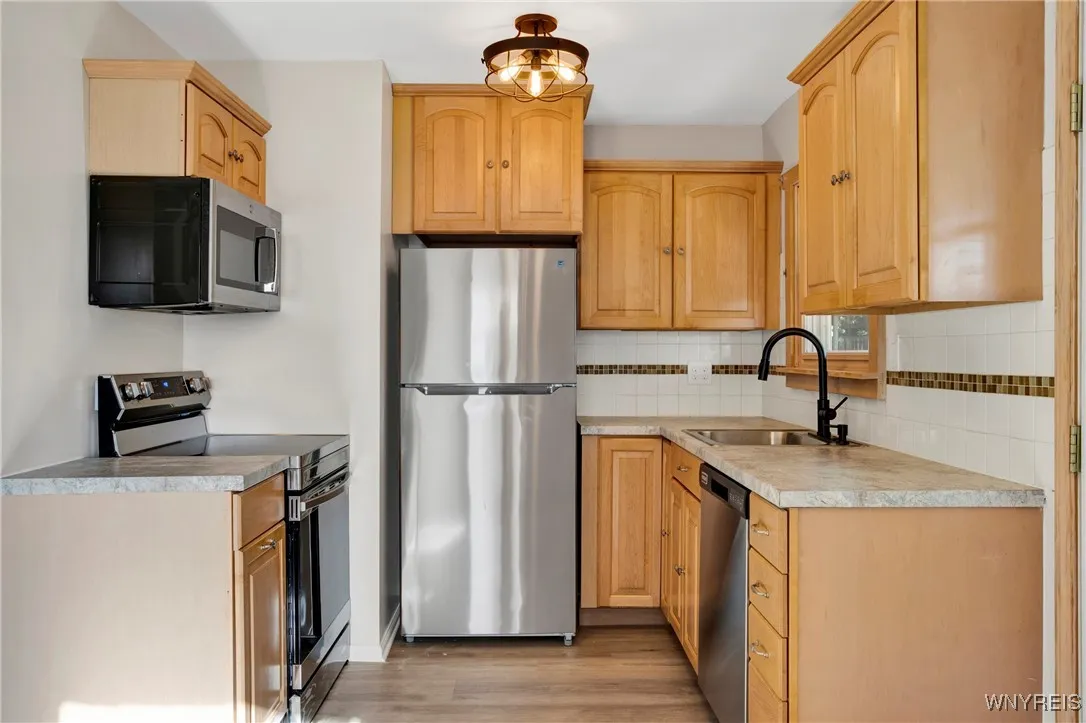 201 Dupont Avenue, Tonawanda-town, New York 14150, Tonawanda, New York 14150, 3 Bedrooms Bedrooms, 5 Rooms Rooms,1 BathroomBathrooms,Residential,Closed,201 Dupont Avenue, Tonawanda-town, New York 14150,0,B1562066