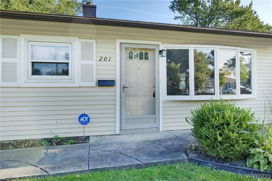 201 Dupont Avenue, Tonawanda-town, New York 14150, Tonawanda, New York 14150, 3 Bedrooms Bedrooms, 5 Rooms Rooms,1 BathroomBathrooms,Residential,Closed,201 Dupont Avenue, Tonawanda-town, New York 14150,0,B1562066