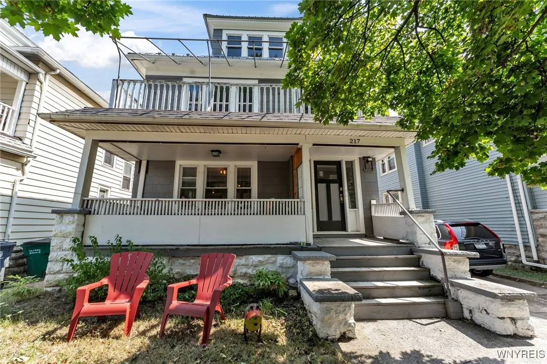 217 North Park Avenue, Buffalo, New York 14216, Buffalo, New York 14216, 6 Bedrooms Bedrooms, ,2 BathroomsBathrooms,Residential,Closed,217 North Park Avenue, Buffalo, New York 14216,0,B1562712