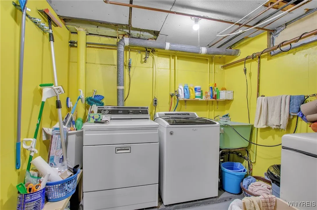 Laundry room - washer and dryer stay