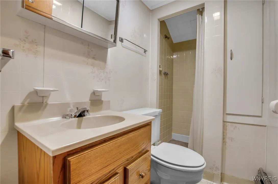 Upstairs Bathroom