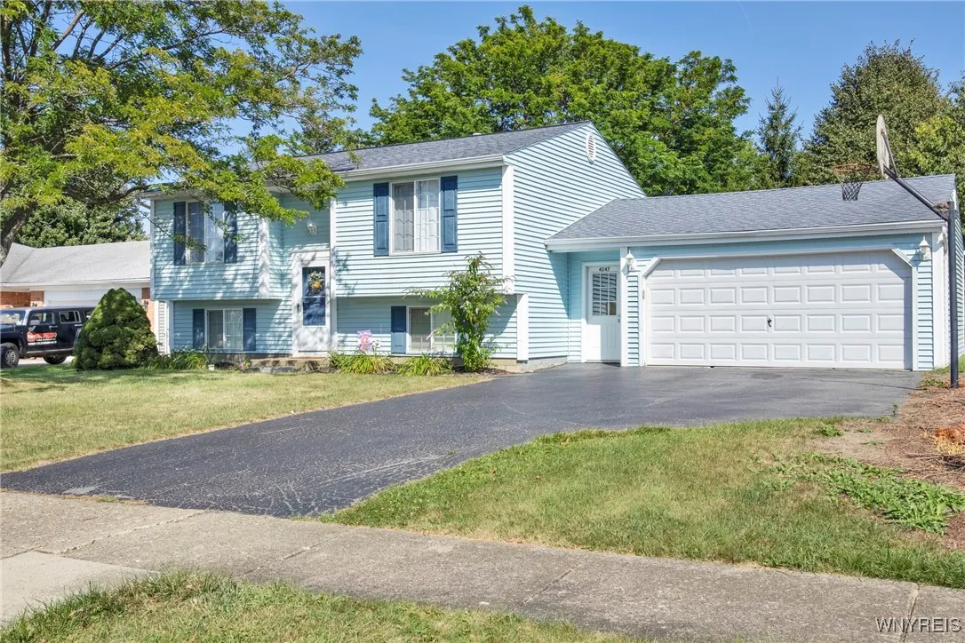 4247 Mistymeadow Lane, Hamburg, New York 14075, Hamburg, New York 14075, 3 Bedrooms Bedrooms, 6 Rooms Rooms,2 BathroomsBathrooms,Residential,Closed,4247 Mistymeadow Lane, Hamburg, New York 14075,0,B1562770