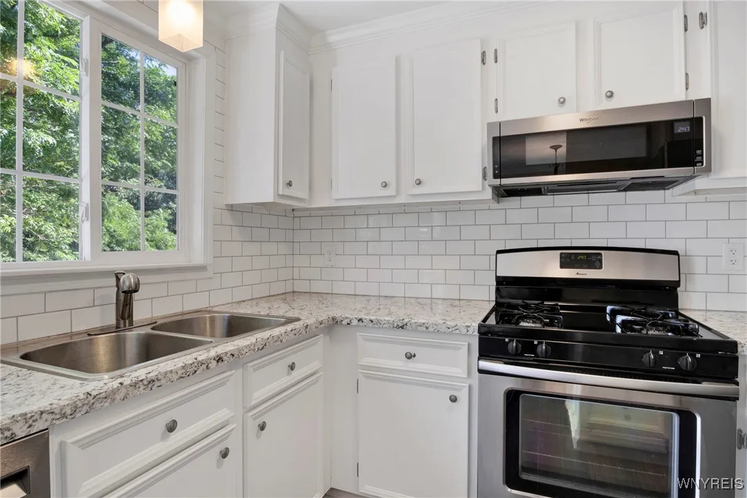 4247 Mistymeadow Lane, Hamburg, New York 14075, Hamburg, New York 14075, 3 Bedrooms Bedrooms, 6 Rooms Rooms,2 BathroomsBathrooms,Residential,Closed,4247 Mistymeadow Lane, Hamburg, New York 14075,0,B1562770