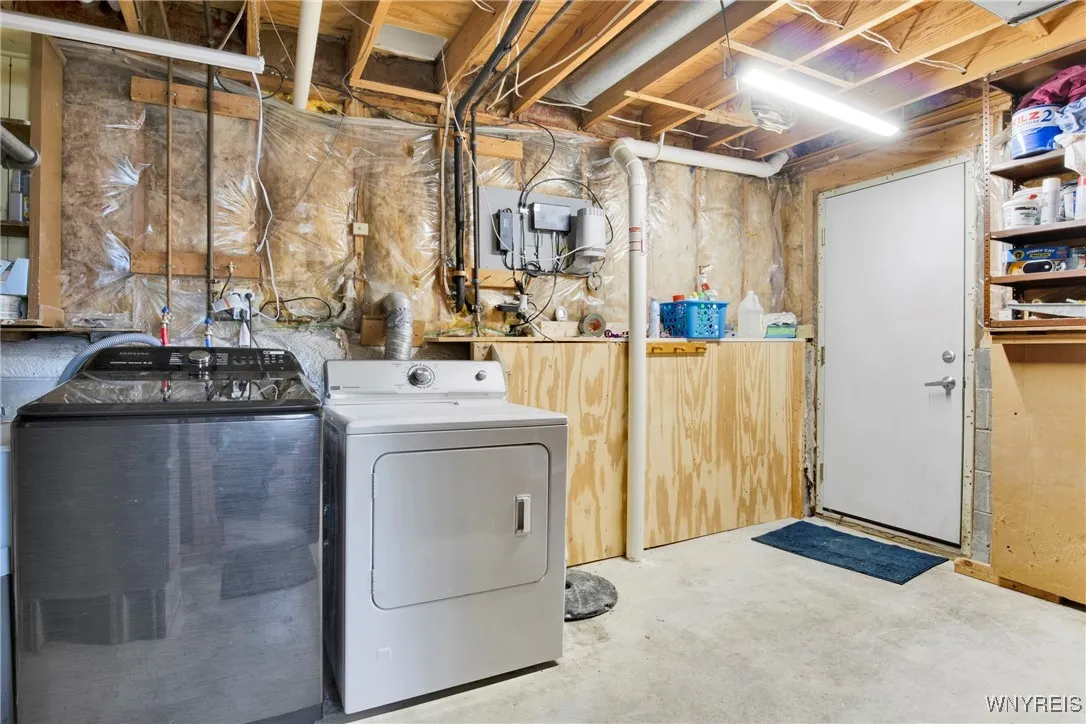 4247 Mistymeadow Lane, Hamburg, New York 14075, Hamburg, New York 14075, 3 Bedrooms Bedrooms, 6 Rooms Rooms,2 BathroomsBathrooms,Residential,Closed,4247 Mistymeadow Lane, Hamburg, New York 14075,0,B1562770