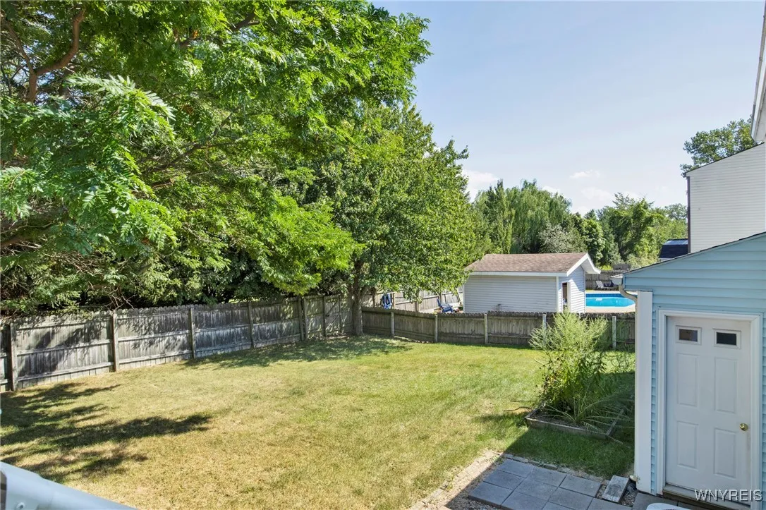 4247 Mistymeadow Lane, Hamburg, New York 14075, Hamburg, New York 14075, 3 Bedrooms Bedrooms, 6 Rooms Rooms,2 BathroomsBathrooms,Residential,Closed,4247 Mistymeadow Lane, Hamburg, New York 14075,0,B1562770