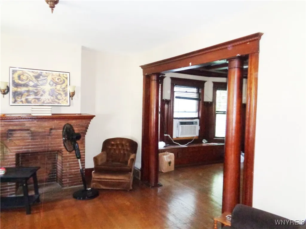 74 Manchester Place, Buffalo, New York 14213, Buffalo, New York 14213, 6 Bedrooms Bedrooms, ,2 BathroomsBathrooms,Residential,Closed,74 Manchester Place, Buffalo, New York 14213,0,B1563083