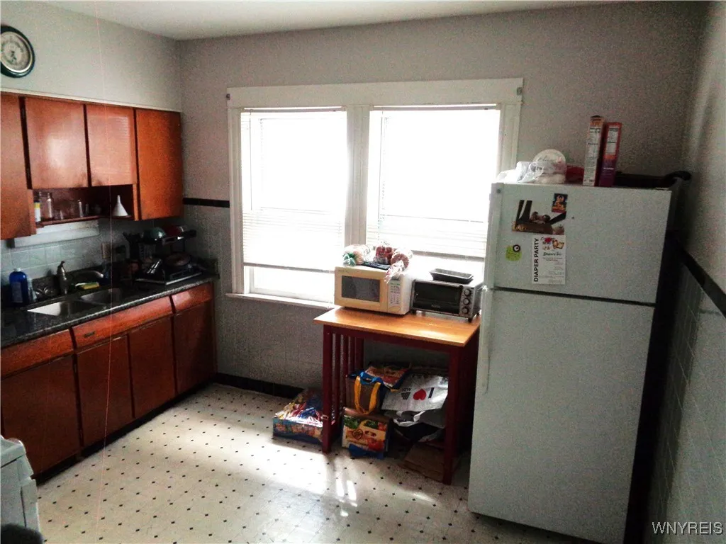 74 Manchester Place, Buffalo, New York 14213, Buffalo, New York 14213, 6 Bedrooms Bedrooms, ,2 BathroomsBathrooms,Residential,Closed,74 Manchester Place, Buffalo, New York 14213,0,B1563083