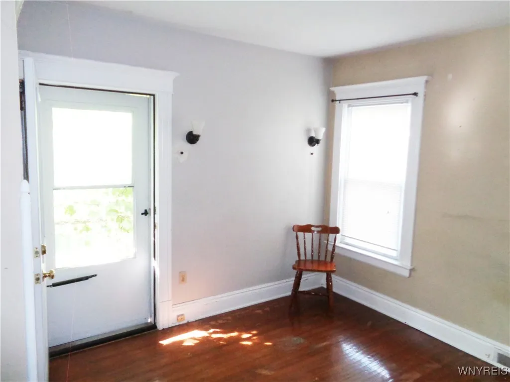 74 Manchester Place, Buffalo, New York 14213, Buffalo, New York 14213, 6 Bedrooms Bedrooms, ,2 BathroomsBathrooms,Residential,Closed,74 Manchester Place, Buffalo, New York 14213,0,B1563083
