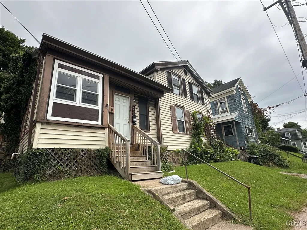 207 South 2nd Street, Fulton, New York 13069, Fulton, New York 13069, 5 Bedrooms Bedrooms, ,2 BathroomsBathrooms,Residential,Closed,207 South 2nd Street, Fulton, New York 13069,0,S1563124