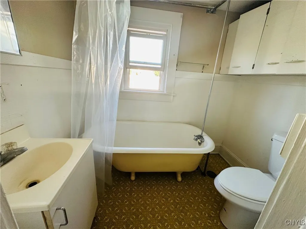 207 South 2nd Street, Fulton, New York 13069, Fulton, New York 13069, 5 Bedrooms Bedrooms, ,2 BathroomsBathrooms,Residential,Closed,207 South 2nd Street, Fulton, New York 13069,0,S1563124