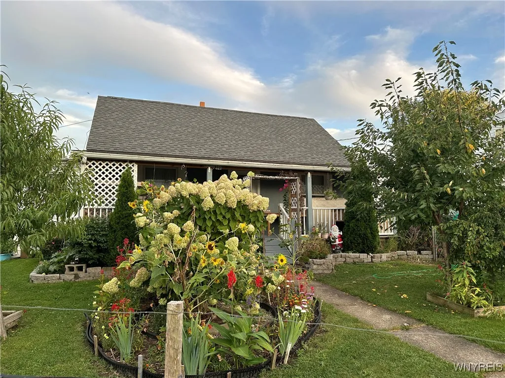 329 Esser Avenue, Buffalo, New York 14207, Buffalo, New York 14207, 3 Bedrooms Bedrooms, 6 Rooms Rooms,1 BathroomBathrooms,Residential,Closed,329 Esser Avenue, Buffalo, New York 14207,0,B1562638