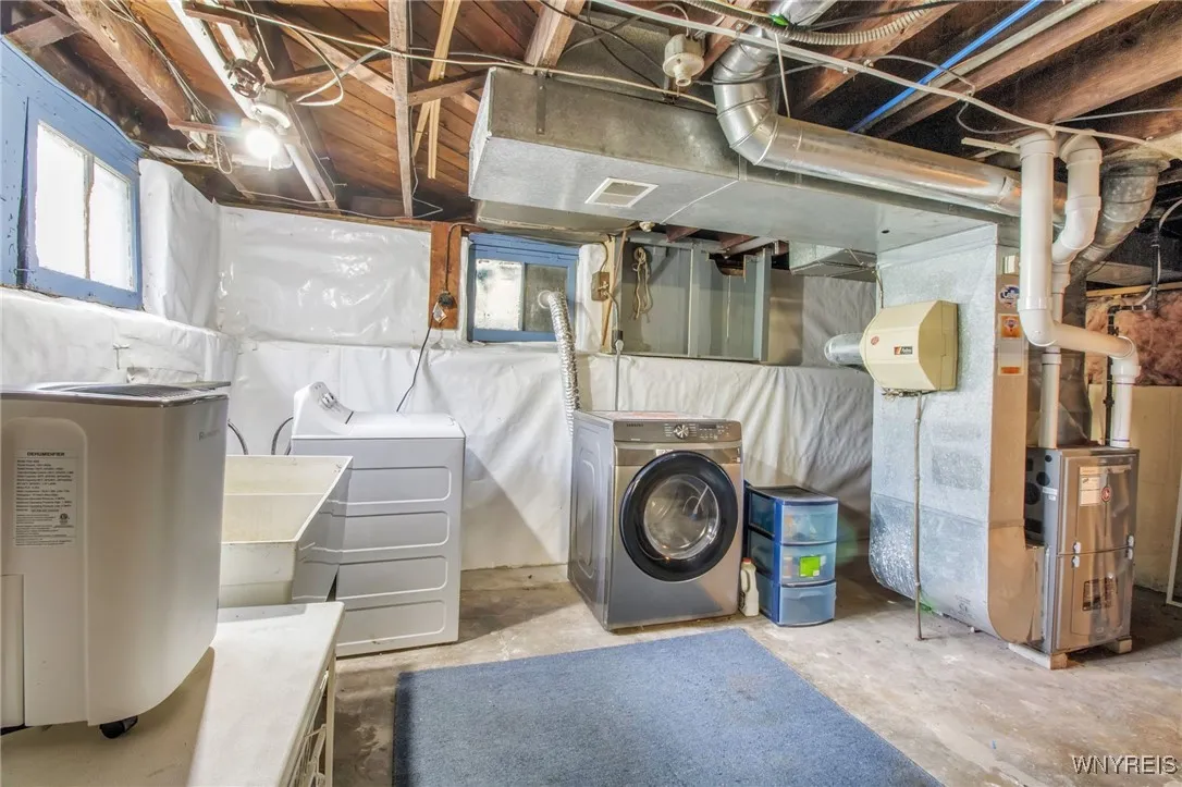 119 Berryman Drive, Amherst, New York 14226, Amherst, New York 14226, 4 Bedrooms Bedrooms, 9 Rooms Rooms,1 BathroomBathrooms,Residential,Closed,119 Berryman Drive, Amherst, New York 14226,0,B1563118