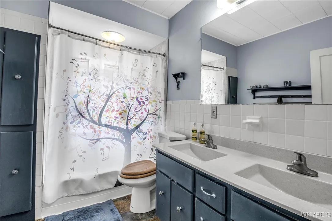 119 Berryman Drive, Amherst, New York 14226, Amherst, New York 14226, 4 Bedrooms Bedrooms, 9 Rooms Rooms,1 BathroomBathrooms,Residential,Closed,119 Berryman Drive, Amherst, New York 14226,0,B1563118