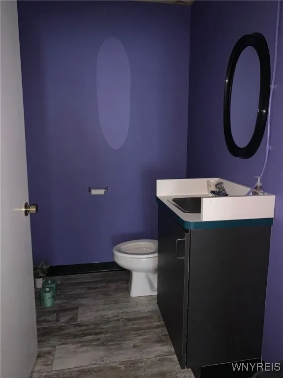 Interior corner unit rest room