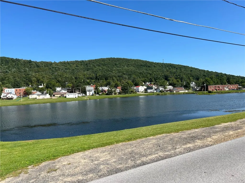 19 West Willow Street, Smethport-borough, Pennsylv, Smethport Boro, Pennsylvania 16749, 3 Bedrooms Bedrooms, 7 Rooms Rooms,1 BathroomBathrooms,Residential,Closed,19 West Willow Street, Smethport-borough, Pennsylv,0,R1563372