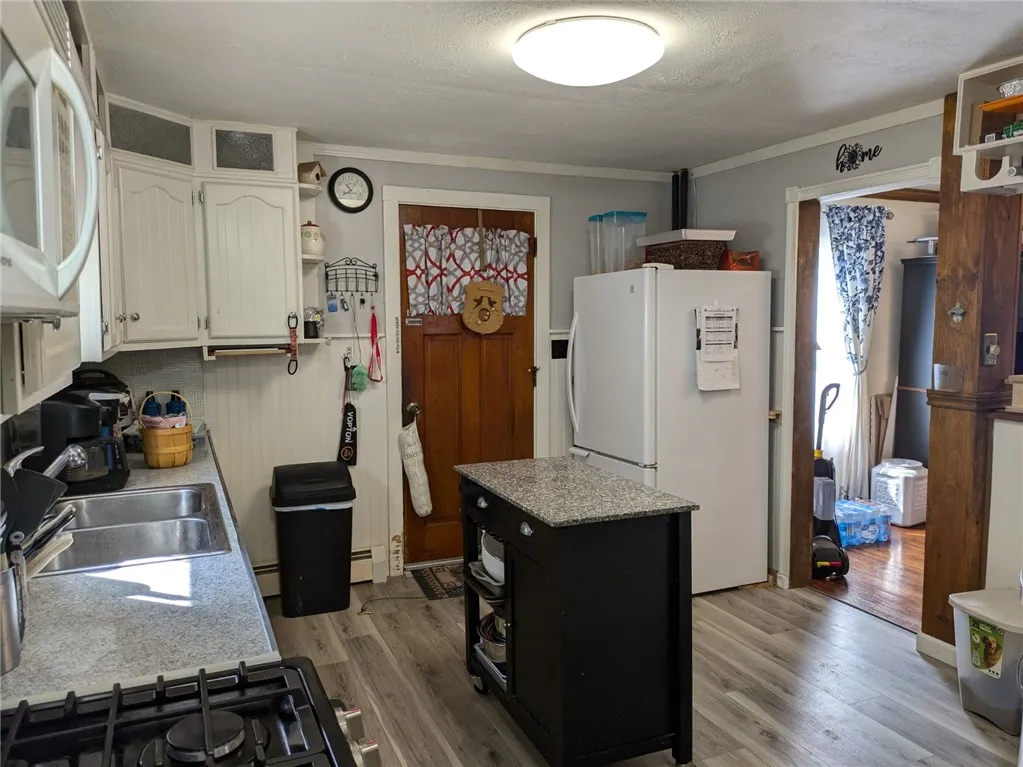 19 West Willow Street, Smethport-borough, Pennsylv, Smethport Boro, Pennsylvania 16749, 3 Bedrooms Bedrooms, 7 Rooms Rooms,1 BathroomBathrooms,Residential,Closed,19 West Willow Street, Smethport-borough, Pennsylv,0,R1563372