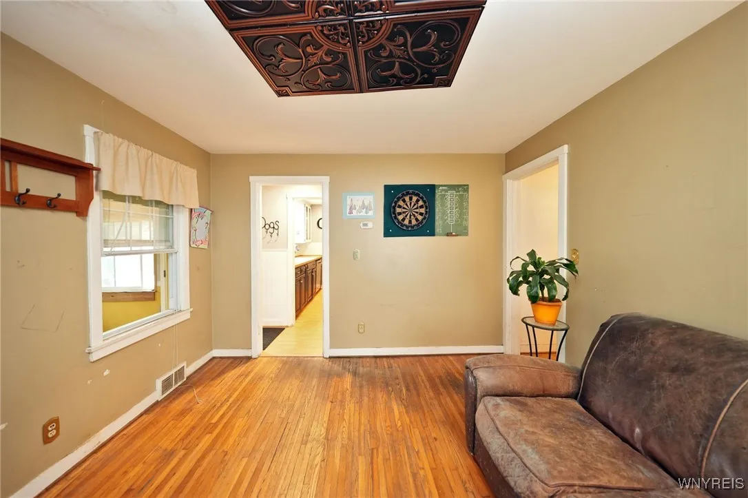 Bonus room- office