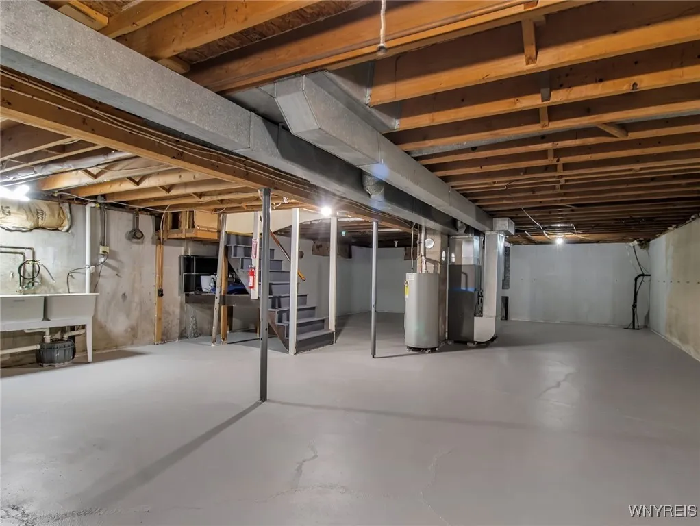 Large basement for storage