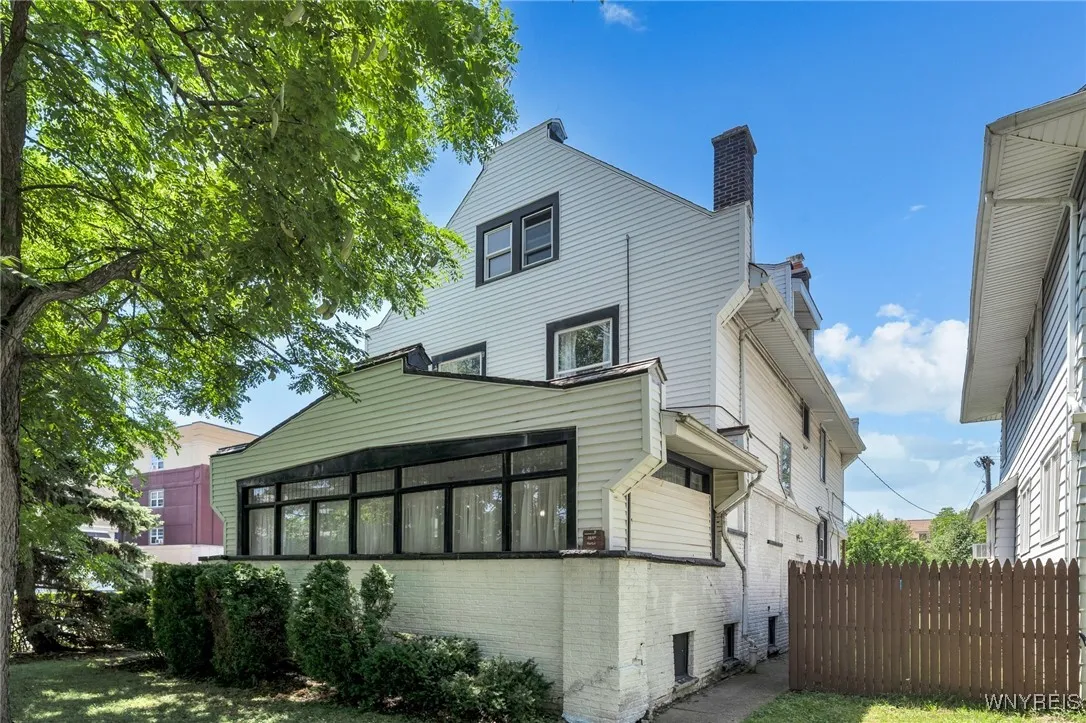170 Wallace Avenue Lower, Buffalo, New York 14216, Buffalo, New York 14216, 1 Bedroom Bedrooms, 6 Rooms Rooms,1 BathroomBathrooms,Residential Lease,Closed,170 Wallace Avenue Lower, Buffalo, New York 14216,0,B1563471