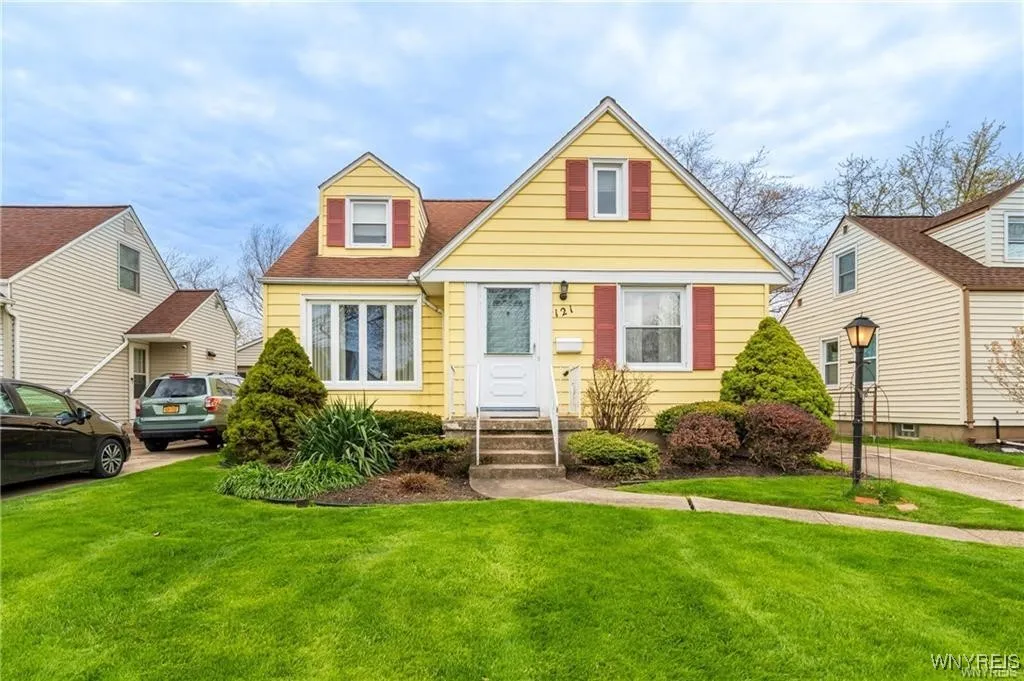 121 North Calvin Ct N, Tonawanda-town, New York 14, Tonawanda, New York 14150, 3 Bedrooms Bedrooms, 8 Rooms Rooms,1 BathroomBathrooms,Residential,Closed,121 North Calvin Ct N, Tonawanda-town, New York 14,0,B1563435