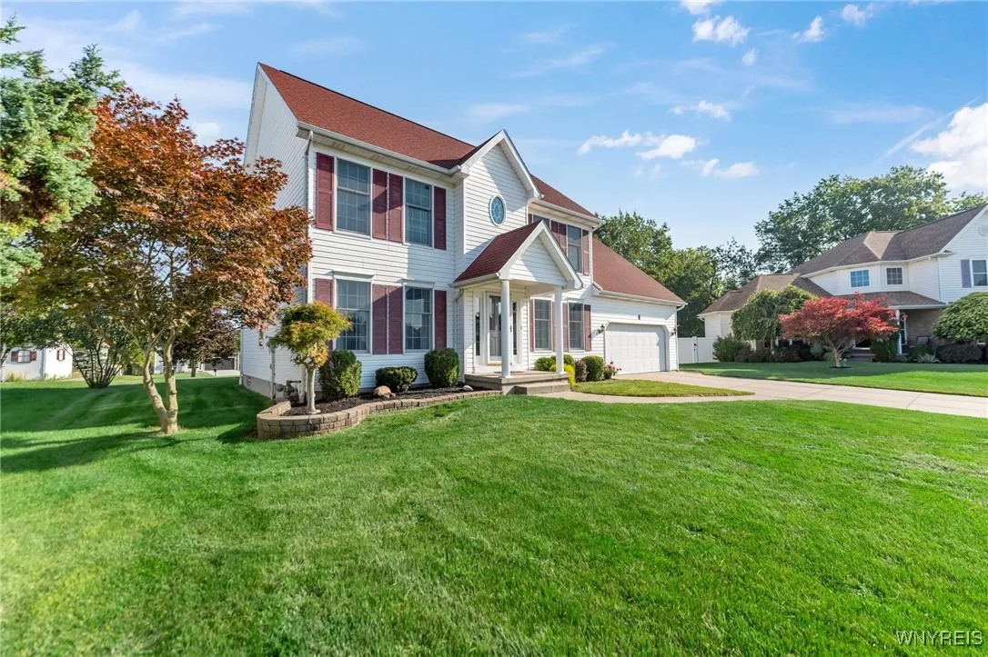 Front view...look how pretty those landscaping beds are!