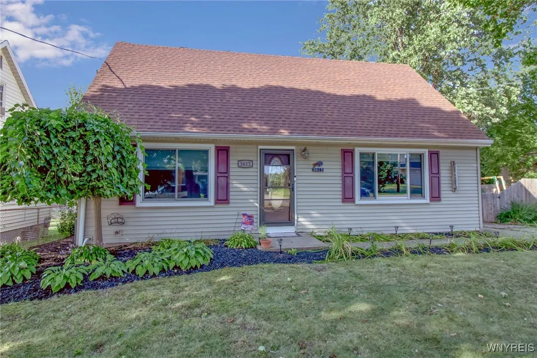 3612 Dartmouth Street, Hamburg, New York 14075, Hamburg, New York 14075, 4 Bedrooms Bedrooms, 8 Rooms Rooms,2 BathroomsBathrooms,Residential,Closed,3612 Dartmouth Street, Hamburg, New York 14075,0,B1563810