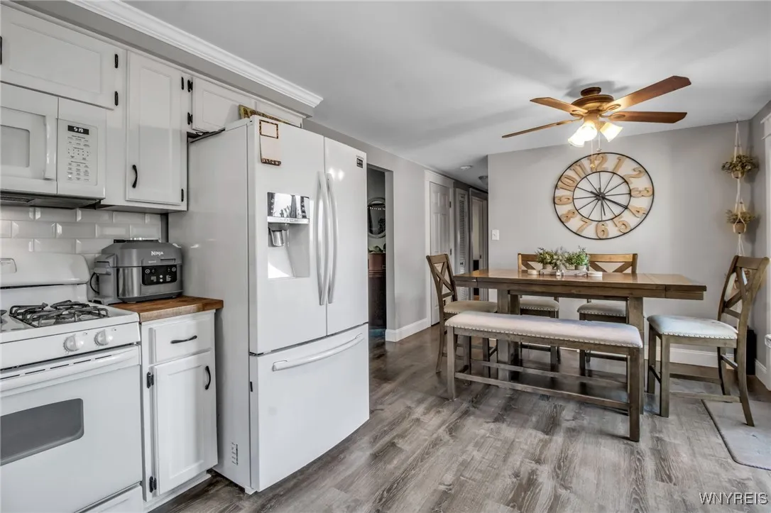 3612 Dartmouth Street, Hamburg, New York 14075, Hamburg, New York 14075, 4 Bedrooms Bedrooms, 8 Rooms Rooms,2 BathroomsBathrooms,Residential,Closed,3612 Dartmouth Street, Hamburg, New York 14075,0,B1563810