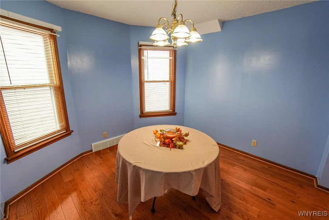 139 Roesch Avenue, Buffalo, New York 14207, Buffalo, New York 14207, 2 Bedrooms Bedrooms, 5 Rooms Rooms,1 BathroomBathrooms,Residential,Closed,139 Roesch Avenue, Buffalo, New York 14207,0,B1563526