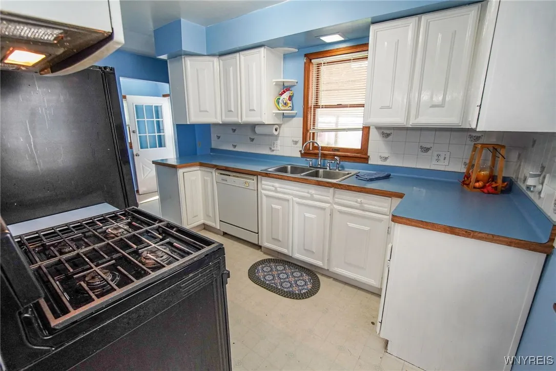 139 Roesch Avenue, Buffalo, New York 14207, Buffalo, New York 14207, 2 Bedrooms Bedrooms, 5 Rooms Rooms,1 BathroomBathrooms,Residential,Closed,139 Roesch Avenue, Buffalo, New York 14207,0,B1563526