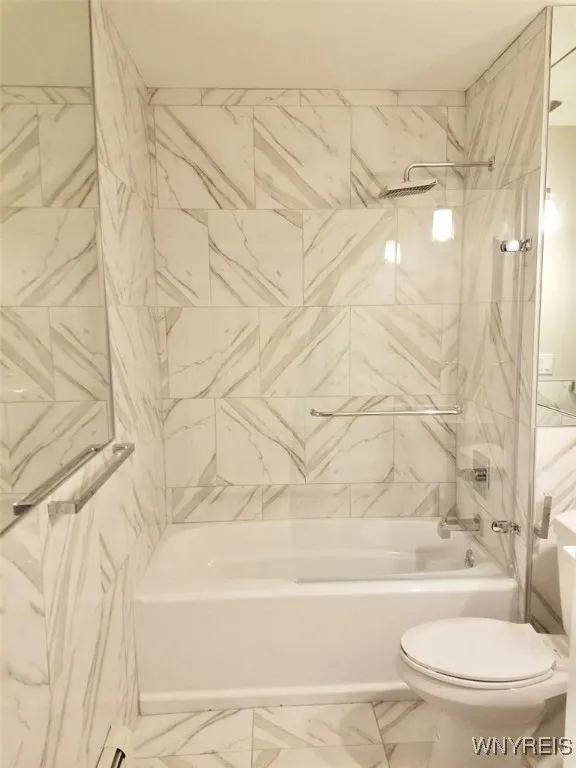 24 Tracy Street A, Buffalo, New York 14201, Buffalo, New York 14201, 2 Bedrooms Bedrooms, 5 Rooms Rooms,2 BathroomsBathrooms,Residential Lease,For Rent,24 Tracy Street A, Buffalo, New York 14201,0,B1563957