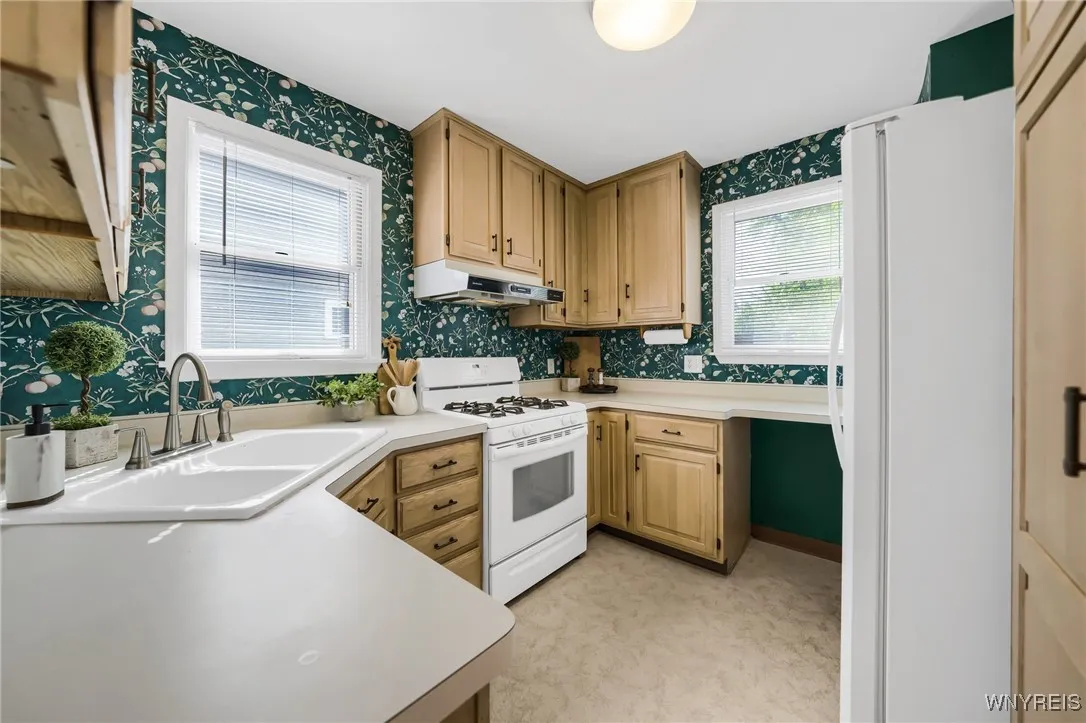 211 Villa Avenue, Buffalo, New York 14216, Buffalo, New York 14216, 3 Bedrooms Bedrooms, 8 Rooms Rooms,2 BathroomsBathrooms,Residential,Closed,211 Villa Avenue, Buffalo, New York 14216,0,B1562397