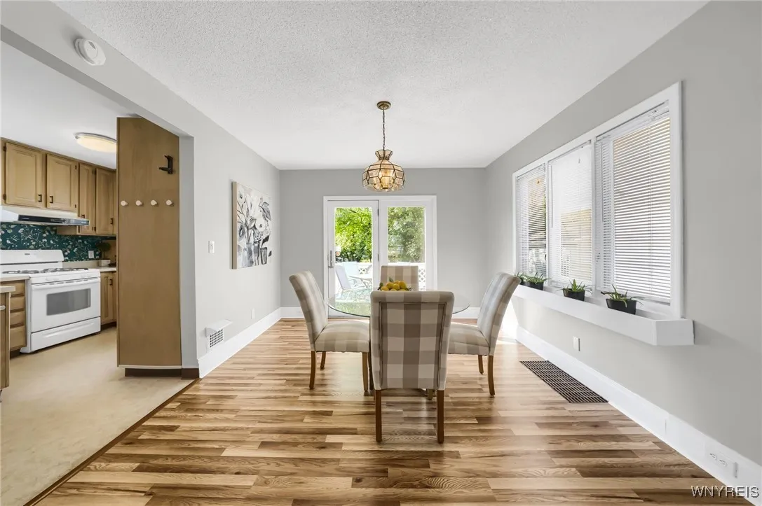 211 Villa Avenue, Buffalo, New York 14216, Buffalo, New York 14216, 3 Bedrooms Bedrooms, 8 Rooms Rooms,2 BathroomsBathrooms,Residential,Closed,211 Villa Avenue, Buffalo, New York 14216,0,B1562397