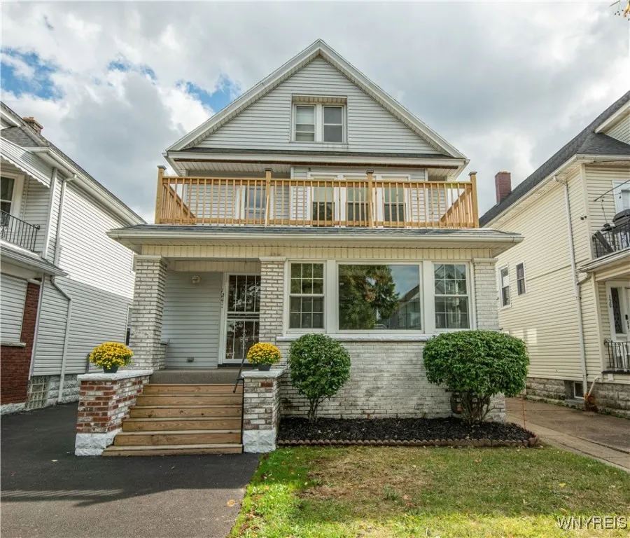 124 Stratford Road, Buffalo, New York 14216, Buffalo, New York 14216, 6 Bedrooms Bedrooms, ,2 BathroomsBathrooms,Residential,Closed,124 Stratford Road, Buffalo, New York 14216,0,B1564494