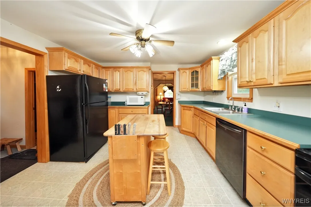 7330 Ellicott Road, Orchard Park, New York 14127, Orchard Park, New York 14127, 4 Bedrooms Bedrooms, ,2 BathroomsBathrooms,Residential,Closed,7330 Ellicott Road, Orchard Park, New York 14127,0,B1561427