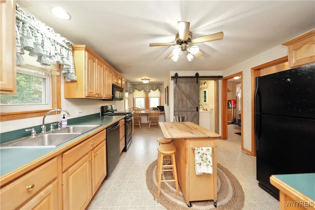 7330 Ellicott Road, Orchard Park, New York 14127, Orchard Park, New York 14127, 4 Bedrooms Bedrooms, ,2 BathroomsBathrooms,Residential,Closed,7330 Ellicott Road, Orchard Park, New York 14127,0,B1561427