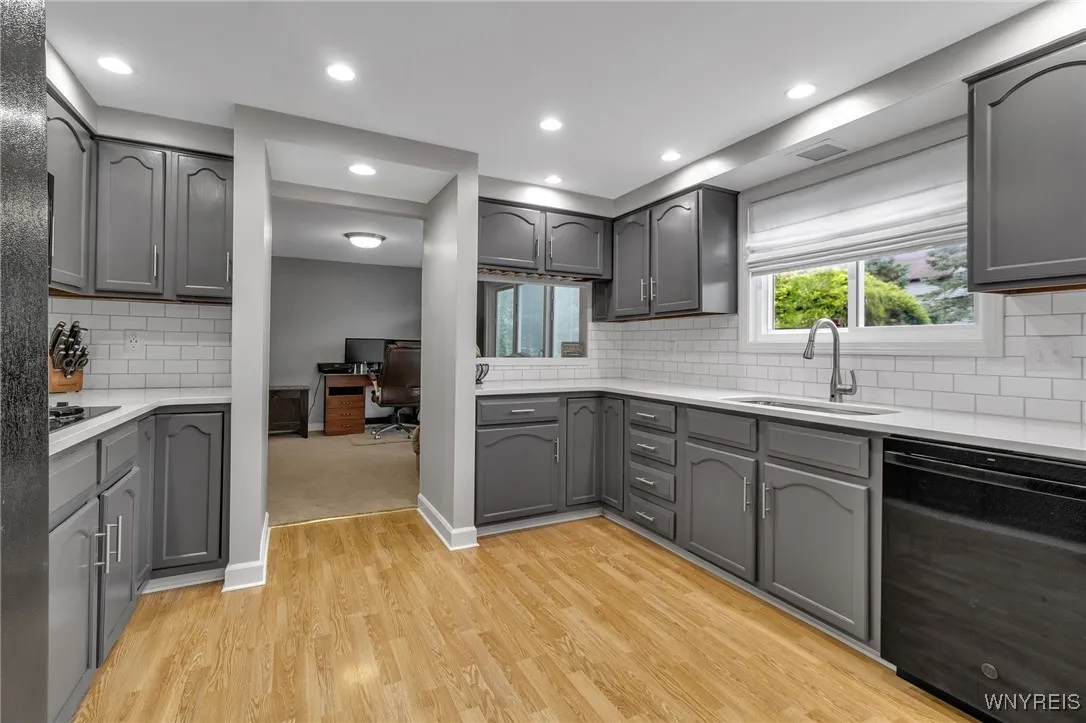 59 Dappled Drive, Amherst, New York 14051, Amherst, New York 14051, 3 Bedrooms Bedrooms, 10 Rooms Rooms,2 BathroomsBathrooms,Residential,Closed,59 Dappled Drive, Amherst, New York 14051,0,B1564768