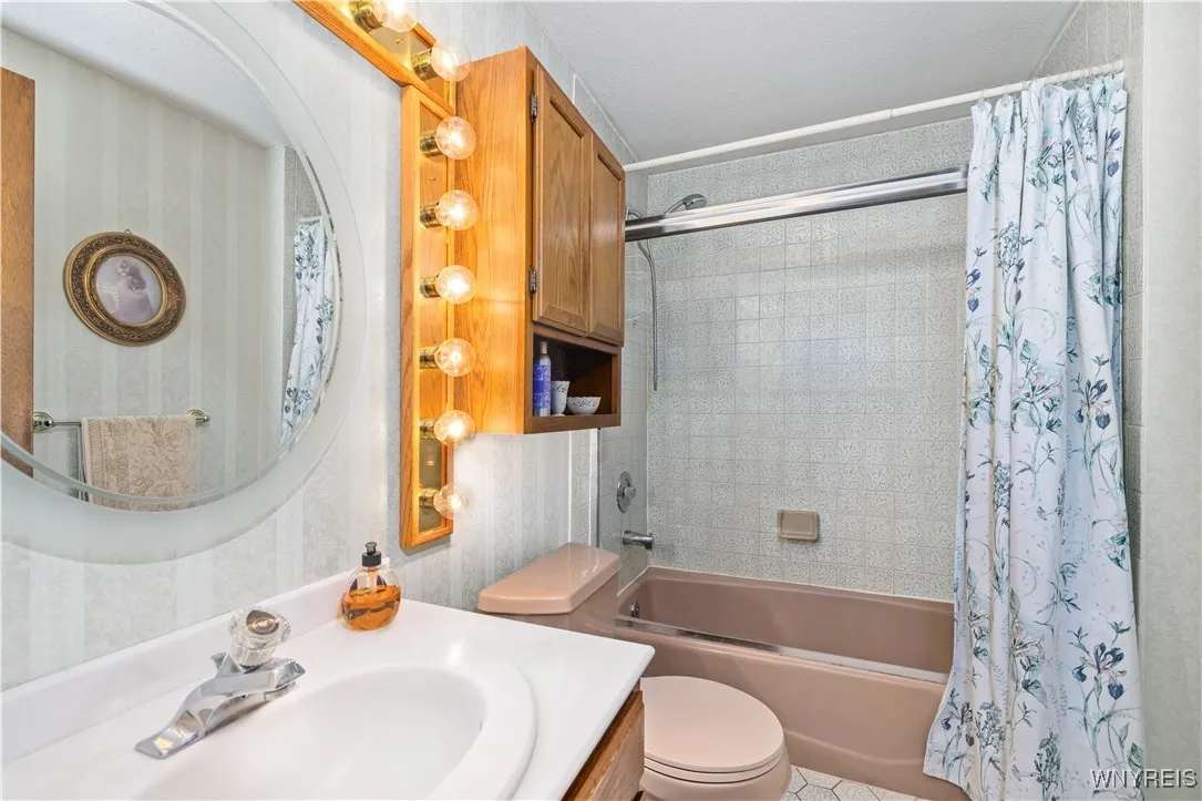 5303 Chestnut Ridge Road B, Orchard Park, New York, Orchard Park, New York 14127, 2 Bedrooms Bedrooms, 2 Rooms Rooms,2 BathroomsBathrooms,Residential,Closed,5303 Chestnut Ridge Road B, Orchard Park, New York,0,B1564657