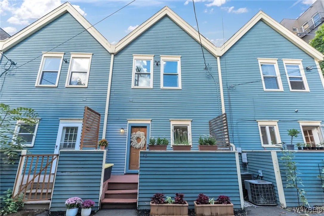 73 Mariner Street, Buffalo, New York 14201, Buffalo, New York 14201, 2 Bedrooms Bedrooms, 7 Rooms Rooms,1 BathroomBathrooms,Residential,Closed,73 Mariner Street, Buffalo, New York 14201,0,B1564500