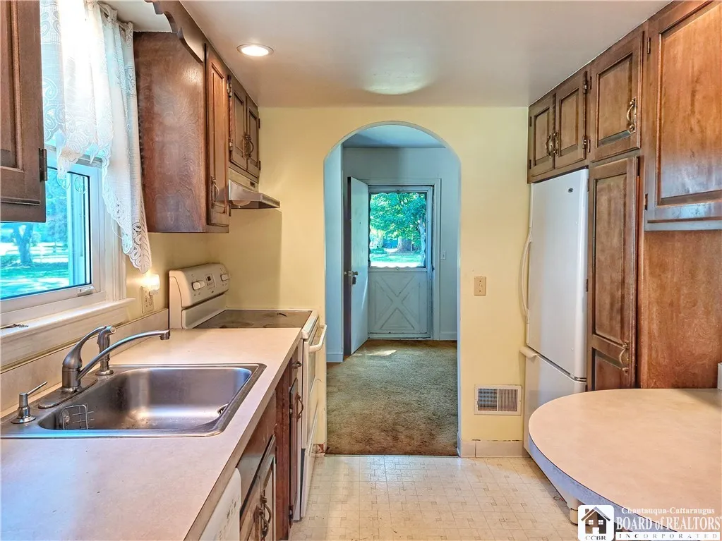 16 Maple Street, Carroll, New York 14738, Carroll, New York 14738, 2 Bedrooms Bedrooms, 5 Rooms Rooms,1 BathroomBathrooms,Residential,Closed,16 Maple Street, Carroll, New York 14738,0,R1559942