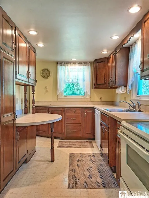 16 Maple Street, Carroll, New York 14738, Carroll, New York 14738, 2 Bedrooms Bedrooms, 5 Rooms Rooms,1 BathroomBathrooms,Residential,Closed,16 Maple Street, Carroll, New York 14738,0,R1559942