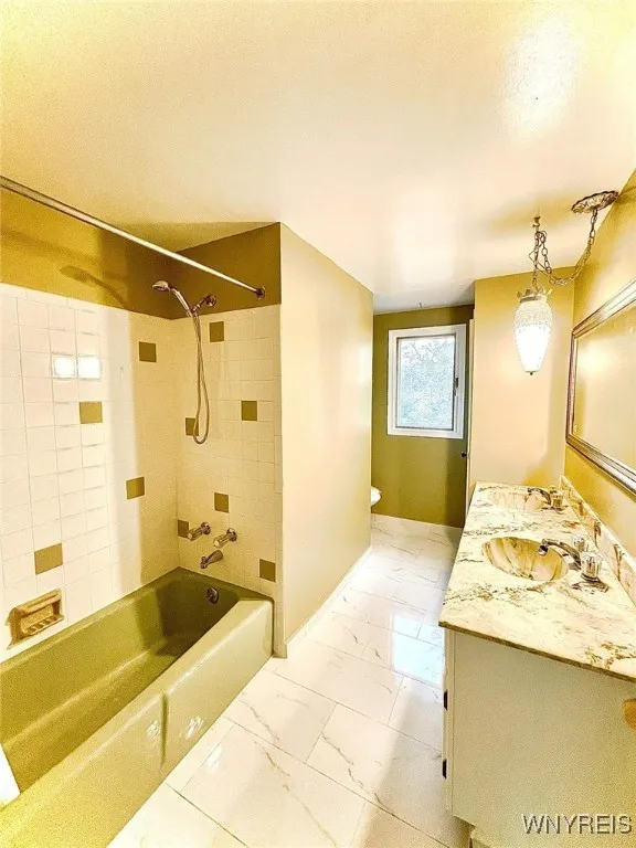 143 Chasewood Lane, Amherst, New York 14051, Amherst, New York 14051, 5 Bedrooms Bedrooms, 10 Rooms Rooms,2 BathroomsBathrooms,Residential,Closed,143 Chasewood Lane, Amherst, New York 14051,0,B1565088