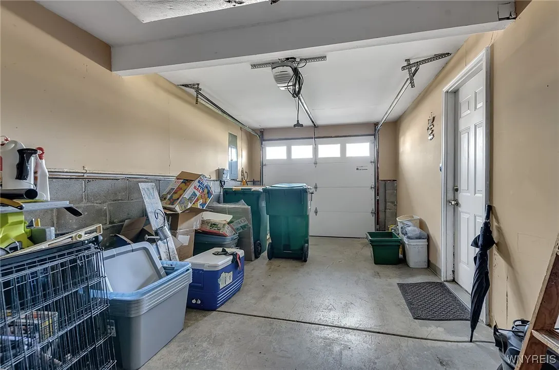 4262 Mistymeadow Lane, Hamburg, New York 14075, Hamburg, New York 14075, 3 Bedrooms Bedrooms, 7 Rooms Rooms,1 BathroomBathrooms,Residential,Closed,4262 Mistymeadow Lane, Hamburg, New York 14075,0,B1564846