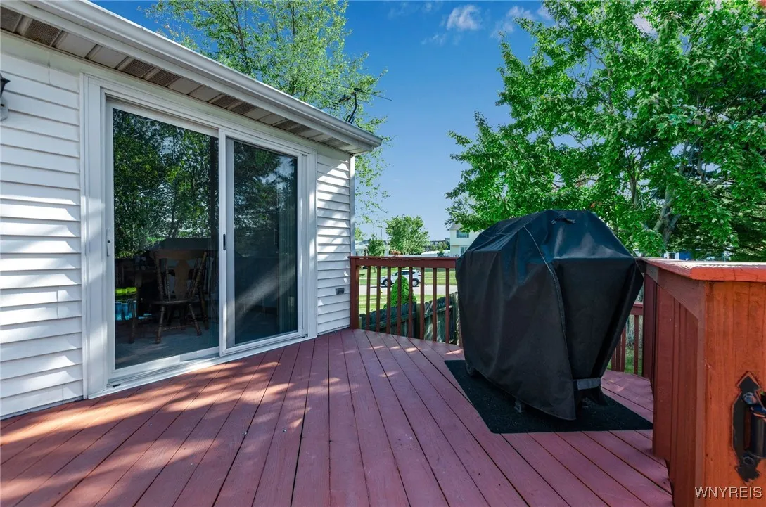 4262 Mistymeadow Lane, Hamburg, New York 14075, Hamburg, New York 14075, 3 Bedrooms Bedrooms, 7 Rooms Rooms,1 BathroomBathrooms,Residential,Closed,4262 Mistymeadow Lane, Hamburg, New York 14075,0,B1564846