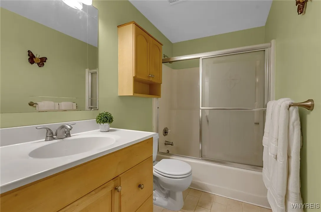 4262 Mistymeadow Lane, Hamburg, New York 14075, Hamburg, New York 14075, 3 Bedrooms Bedrooms, 7 Rooms Rooms,1 BathroomBathrooms,Residential,Closed,4262 Mistymeadow Lane, Hamburg, New York 14075,0,B1564846