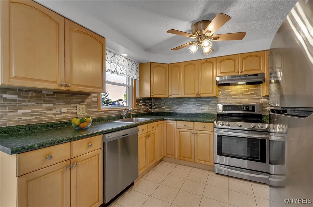 4262 Mistymeadow Lane, Hamburg, New York 14075, Hamburg, New York 14075, 3 Bedrooms Bedrooms, 7 Rooms Rooms,1 BathroomBathrooms,Residential,Closed,4262 Mistymeadow Lane, Hamburg, New York 14075,0,B1564846