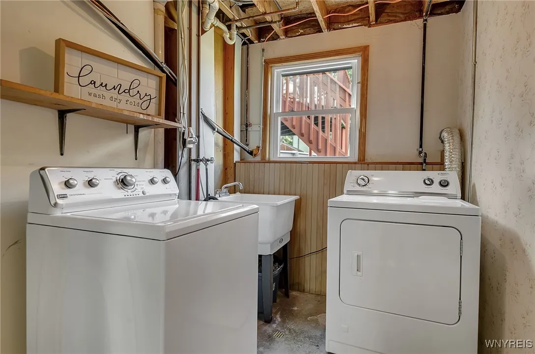 4262 Mistymeadow Lane, Hamburg, New York 14075, Hamburg, New York 14075, 3 Bedrooms Bedrooms, 7 Rooms Rooms,1 BathroomBathrooms,Residential,Closed,4262 Mistymeadow Lane, Hamburg, New York 14075,0,B1564846