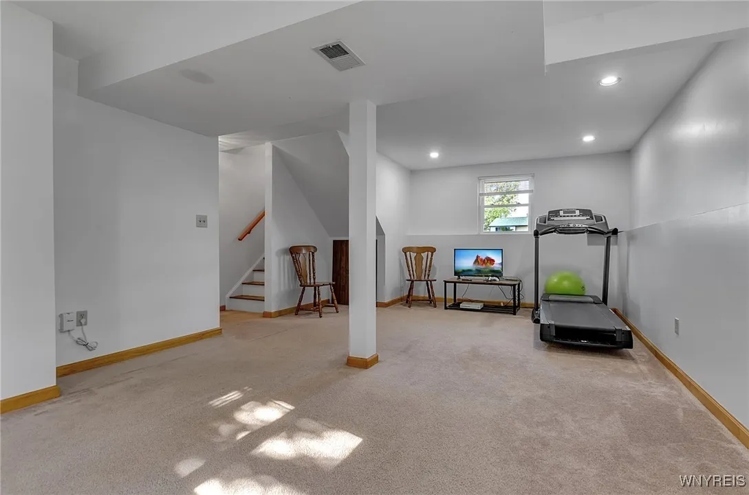 4262 Mistymeadow Lane, Hamburg, New York 14075, Hamburg, New York 14075, 3 Bedrooms Bedrooms, 7 Rooms Rooms,1 BathroomBathrooms,Residential,Closed,4262 Mistymeadow Lane, Hamburg, New York 14075,0,B1564846