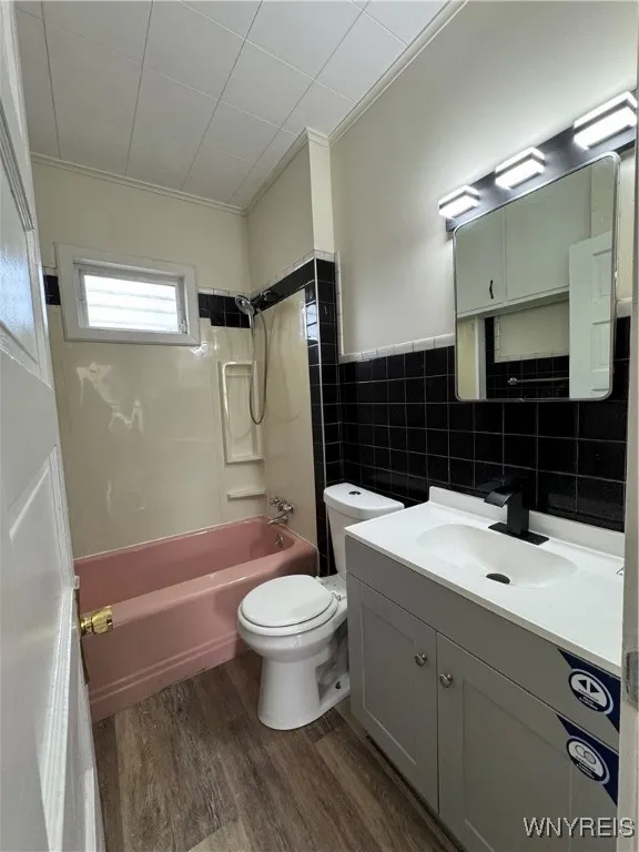 63 Mayer Avenue, Buffalo, New York 14207, Buffalo, New York 14207, 5 Bedrooms Bedrooms, ,2 BathroomsBathrooms,Residential,Closed,63 Mayer Avenue, Buffalo, New York 14207,0,B1561837