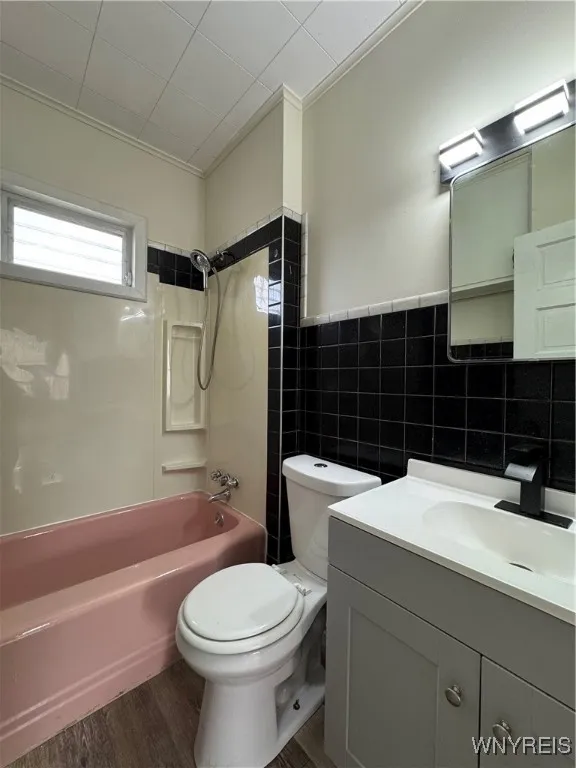 63 Mayer Avenue, Buffalo, New York 14207, Buffalo, New York 14207, 5 Bedrooms Bedrooms, ,2 BathroomsBathrooms,Residential,Closed,63 Mayer Avenue, Buffalo, New York 14207,0,B1561837